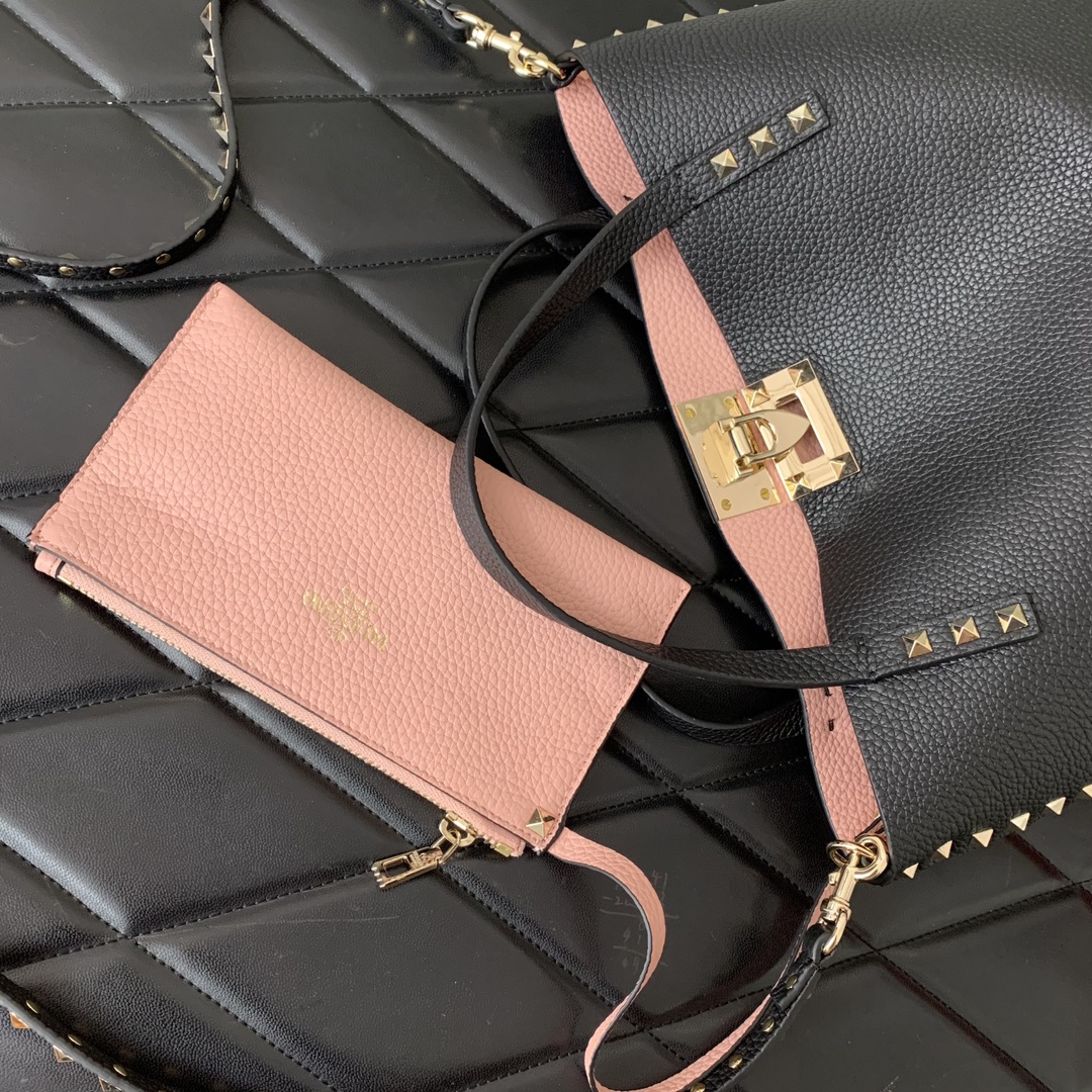 Valentino Garavani Rockstud Tote Bag in Black Grainy Calfskin